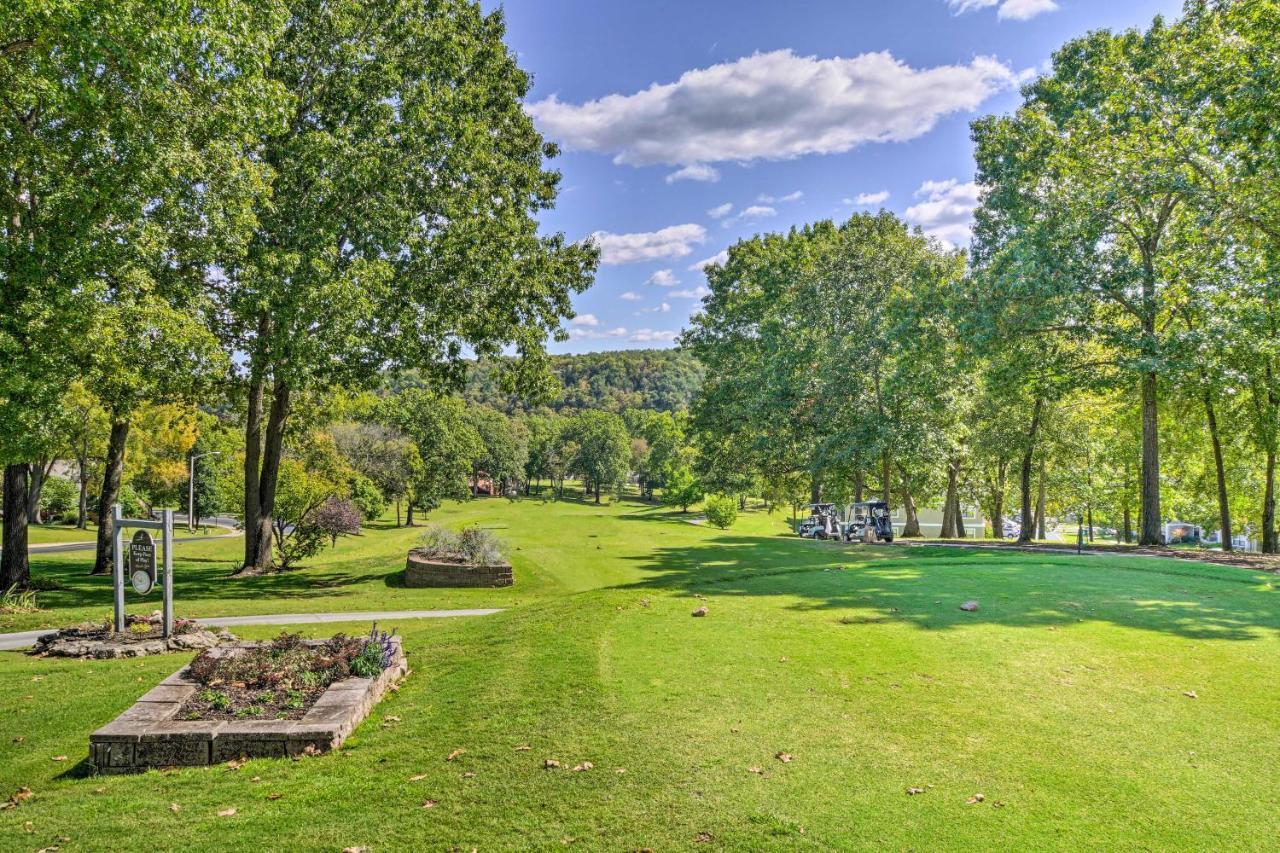 Lavish Branson Escape With Resort And Lake Access Екстериор снимка